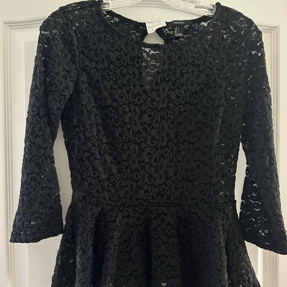 NWT Forever 21 Black Lace Knit Top - Picture 4 of 6